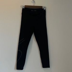 Small Under Armour Black cropped leggings